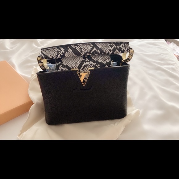 Beautiful designer bag.. get it now - Picture 3 of 4